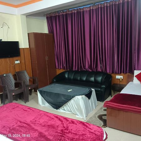 Goroomgo Varanasi Paradise Varanasi - Parking & Restaurant Available - Perfect Location And Comfortable Room المظهر الخارجي الصورة